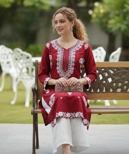 Ensemble Kurta et Palazzo en coton rouge brodé, tenue indienne pakistanaise, décontractée, ethnique, pour le bureau, pour femmes, coupe confortable - Product Image 1