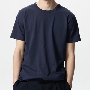 T-shirt vierge pour impression par sublimation, en polyester, tissu à séchage rapide, léger, pour le sport, idéal pour les designs personnalisés, vente en gros - Product Image 1