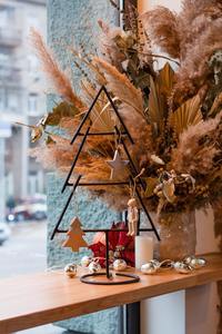 Soporte de Exhibición Metálico con Forma de Árbol de Navidad, Estante Decorativo de Hierro Negro para Adornos Navideños, Soporte para Colgar Bolas, Decoración Navideña para el Hogar - Product Image 6