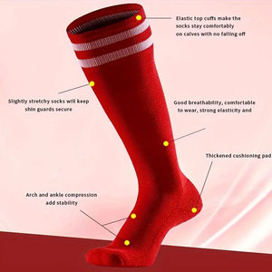 Chaussettes rayées rouges mi-hautes, chaussettes de sport en tricot à rayures blanches - Product Image 4