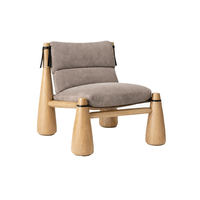 Chaise longue contemporaine de luxe en bois avec coussin en daim, design sculptural en chêne pour salon, chambre et hôtel