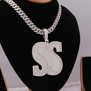 จี้เพชรโมอิสซาไนต์ทรงฮิปฮอปชุบเงินประดับตัวอักษร SS สินค้าขายดีสำหรับผู้ชายและผู้หญิง ขายส่งเครื่องประดับแฟชั่น - Product Image 3
