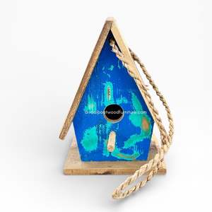 Nichoir pour oiseaux récupéré, fabriqué à la main, en bois durable - Product Image 1