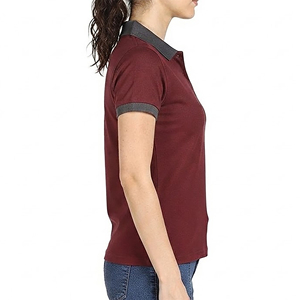 Ropa premium para el día a día con un estilo refinado. Las camisetas tipo polo para mujer ofrecen un ajuste cómodo y un atractivo atemporal para mujeres modernas. - Product Image 3