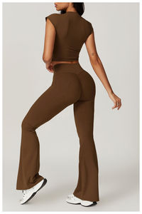 Conjunto de Yoga de 2 Piezas Azul Claro, Top Corto Deportivo, Pantalones Cortos de Cintura Alta, Poliamida Sin Costuras, Compresión, Cintura Elástica - Product Image 5