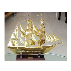Ornement nautique en laiton sur le thème de la marine pour la décoration intérieure d'inspiration océanique, les présentoirs côtiers et les vitrines de collection - Product Image 3