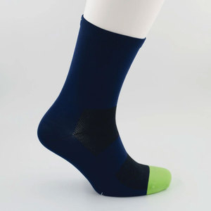Chaussettes de sport personnalisées avec logo, service OEM ODM, chaussettes de sport respirantes, nouveau style de chaussettes de course athlétiques - Product Image 4