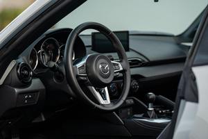 <span class=keywords><strong>Mazda</strong></span> MX-5 Miata RF Club 2024 Usado Premium, Transmisión Manual de 6 Velocidades - Product Image 2