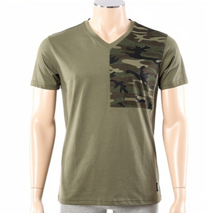 เสื้อยืดคอกวีสีเขียวมะกอกสำหรับผู้ชาย แขนสั้น ลายพราง สไตล์ลำลอง ผ้าเจอร์ซีย์คอตตอน 100% ทรงปกติ น้ำหนักเบา - Product Image 2