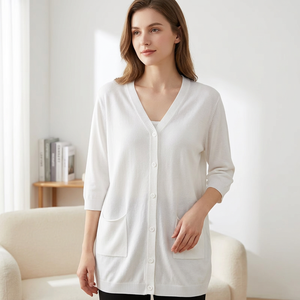 Pull en tricot blanc à col rond pour femme, manches trois quarts, longueur courte, poches, style minimaliste, vêtements d'hiver, Bangladesh - Product Image 4
