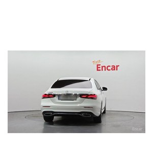 Mercedes-Benz Clase E E250 AMG Line 2022, 29,934 km, Caja de Cambios Automática, Asientos de Cuero, Volante a la Izquierda, Cámara Trasera - Product Image 4