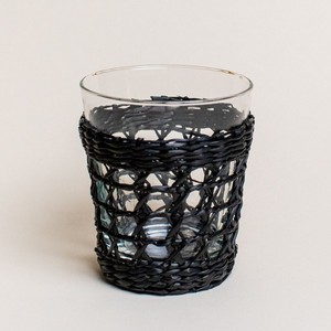 Porte-gobelet en paille tressée à la main en herbe de mer noire, couvre-gobelet en herbe de mer, abordable - Product Image 1