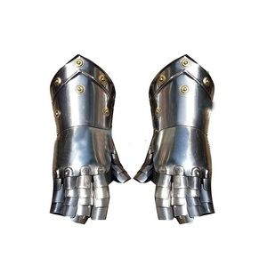 Fabricante OEM de armaduras medievales de lujo, guantes de metal hechos a mano con acero de alta calidad para cosplay, teatro y decoración del hogar. - Product Image 5