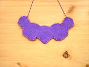 Collier brodé de perles de verre parfait pour les cérémonies de mariage, les fiançailles et les événements de mode haut de gamme - Product Image 3