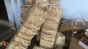 Cesta de regalo de bambú natural sostenible con asa para empaquetado y cestas de regalo - Product Image 2