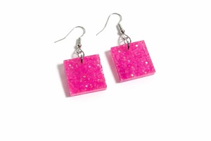 Services d'étiquetage pour boucles d'oreilles en résine, boucles d'oreilles en résine prêtes pour l'impression de codes-barres, boucles d'oreilles en résine couleur unie, résine pour usage en gros en usine sur mesure - Product Image 4