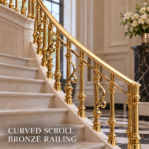 Rampe classique dorée avec balustres courbes et poteaux tournés ornementaux, main courante et balustrade en métal - Product Image 1