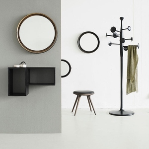 Perchero moderno de diseño negro, de metal, con base redonda tipo pedestal, minimalista para la entrada, con opciones de personalización. - Product Image 5