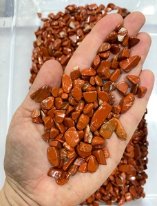 Vente en gros de copeaux de jaspe rouge naturel de petite taille en cristal non taillé pour la fabrication de bijoux pièces de copeaux d'agate de style décoration artistique - Product Image 4