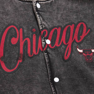 Chaqueta Varsity Letterman Personalizada de Alta Calidad con Estampado Personalizado, Lavada al Ácido, 100% Algodón, Exterior y Mangas de Felpa - Product Image 2