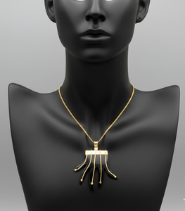 Colgante de Palma de Cuerno Negro Hecho a Mano con Diseño de Líneas Simbólicas en Alambre de Latón y Cadena de Latón Resistente al Deslustre de Longitud Opera - Product Image 4