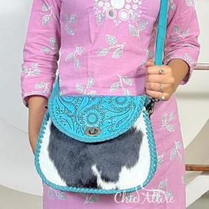 Sac bandoulière en cuir de vachette fait main avec motif floral, style bohème vintage, parfait pour les femmes - March Expo 2026 - Product Image 1