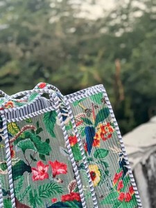 Sac à bandoulière matelassé en velours imprimé élégant, parfait pour les mariages, les fêtes et le quotidien - Product Image 3