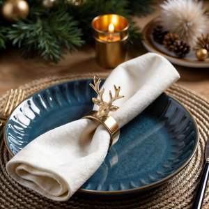 Anneau de serviette en aluminium en forme de renne, festif et artistique, conçu pour la décoration de table saisonnière et la présentation des repas - Product Image 1