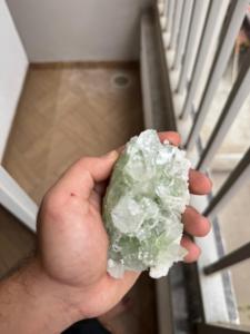 Cristal de Cuarzo Verde Natural Tallado en Forma de Racimo |   Piedra Mineral Curativa Premium para Decoración Navideña - Product Image 4