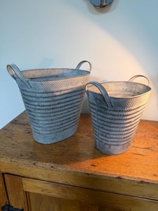 Maceta Rústica de Metal Galvanizado con Asas, Contenedor Decorativo Estilo Granja, Perfecto para Almacenamiento de Plantas y Decoración del Hogar - Product Image 6