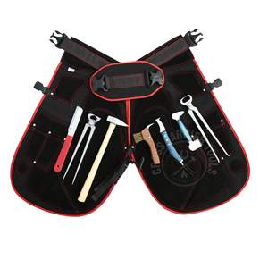Équipement professionnel d'entoilage : Pince à clous, Tablier de protection en cuir, Pince à sabots, Couteau de déjointage, Marteau d'entoilage, Tampon et brosse - Product Image 1