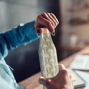 Botella de Agua de Cobre con Diseño Royal Heritage, Ecológica y Duradera para Uso Diario, Aspecto Lujoso para Viajes y Aventuras al Aire Libre - Product Image 1