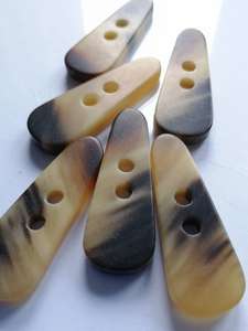 Botones de Cuerno de Búfalo Pulidos, Ecológicos, Estilo Animal, Color Natural Mixto, Artesanales, de Alta Calidad, con Logotipo Personalizado - Product Image 4