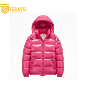 Veste matelassée noire brillante avec capuche et logo personnalisé – Manteau d'hiver en duvet pour homme – Fabricant en gros OEM - Product Image 3