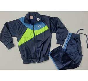 Chándal azul para estudiantes, uniformes en oferta para niños, chándal escolar Super Poly, hecho con material de poliéster para uso escolar. - Product Image 1