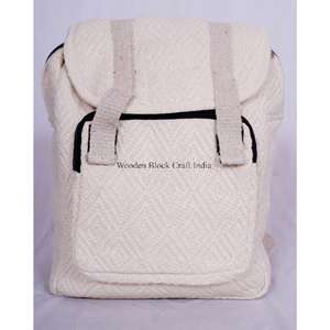 กระเป๋าเป้สะพายหลังทำมือ ขนาดกลาง สำหรับทุกเพศ ผลิตจากผ้าฝ้าย 100% สไตล์วินเทจ น้ำหนักเบา ปิดด้วยซิปและหัวเข็มขัด พร้อมโลโก้ช่างฝีมือ เหมาะสำหรับการเดินทาง - Product Image 6