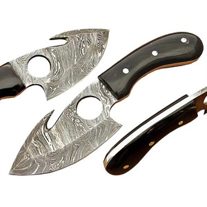 Cuchillo Plegable Multifuncional de Supervivencia para Exteriores, Hecho a Mano en Damasco, con Mango de Madera de Olivo y Funda de Cuero - Product Image 1
