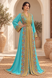 Caftán Marroquí Turquesa Mishkat Couture con Bordado Dorado, Mangas Largas y Cinturón Dorado, Vestido Largo de Terciopelo Color Ciruela para Fiesta - Product Image 3