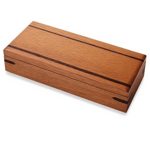 Étui à cigares en bois massif artisanal de qualité supérieure, conçu pour un rangement sécurisé et un transport élégant de la collection de cigares fins de qualité supérieure. - Product Image 2