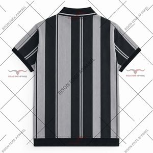 เสื้อเชิ้ตแขนสั้นลำลองผู้ชายลายทางสไตล์วินเทจ ผ้าถัก ระบายอากาศได้ดี ผลิตจากโพลีเอสเตอร์/คอตตอน พร้อมโลโก้ด้านหน้า - Product Image 4
