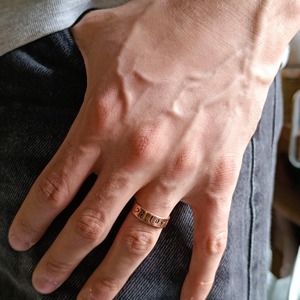 Bague en cuivre avec gravure d'amour et symbole de cœur, forme circulaire, pour cadeau de bijoux de la Saint-Valentin, exigences personnalisées - Product Image 1