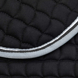 Tapis de dressage anatomique Performance pour l'équitation, avec gestion de l'humidité et finition en velours doux, pour un confort optimal de la colonne vertébrale du cheval - Product Image 5