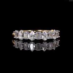 Anillo de Diamantes Cultivados en Laboratorio con Corte Pera y Esmeralda en Oro Blanco de 14K, Certificado IGI, Joyería de Lujo para Mujer, Regalo de Aniversario - Product Image 1