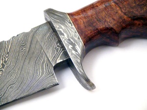 Handgeschmiedetes Bowie-Messer aus Damaszener Stahl mit Rosenholzgriff & Lederscheide, 15 Zoll, Damaszener Clip-Point-Messer mit verstecktem Schaft, Jagdmesser - Product Image 6
