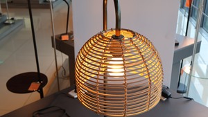 Lámpara de Mesa de Ratán Hecha a Mano con Marco Metálico, Bombilla E27, Lámpara de Escritorio Tejida Natural, Decoración Acogedora para el Hogar, Iluminación, Fábrica OEM ODM - Product Image 5