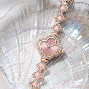 Montre rétro pour femmes en gros d'usine, montre à quartz trèfle porte-bonheur, polyvalente, élégante, simple, montre-bracelet haut de gamme - Product Image 2