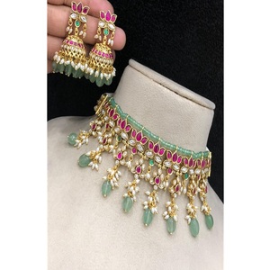 Collier ras-de-cou de mariage en laiton poli antique de qualité supérieure avec perles de jade pour femmes et jeunes filles - Product Image 2