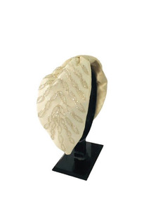 Serre-têtes de créateur minimalistes sophistiqués, faits à la main, de qualité supérieure, adaptés aux mariages, aux tenues de mariée et aux fêtes, pour filles et femmes - Product Image 1