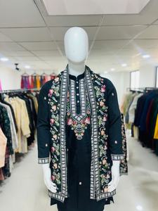 Conjunto de Kurta y Pijama Bordado en Seda de Primera Calidad para Hombre |   Ropa Étnica de Diseño para Bodas y Festivales Indios - Product Image 4