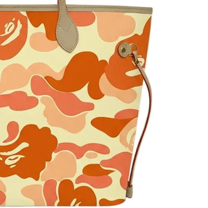 Bolso Tote de PU con Estampado de Camuflaje para Mujer, Gran Capacidad, Bolso de Hombro Casual con Correa Extraíble - Product Image 3